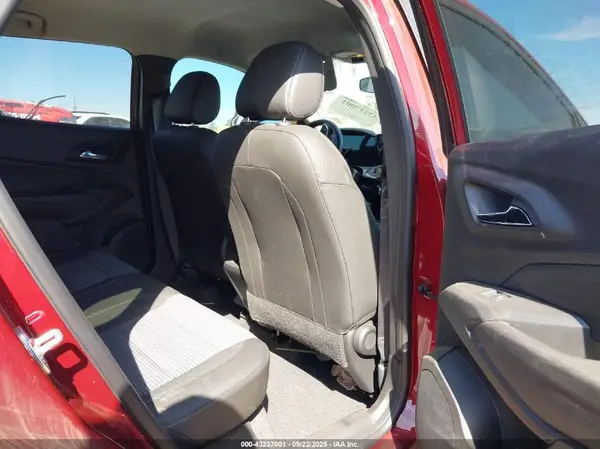 KL77LHEP1SC088064 2025 CHEVROLET TRAX - Image 8