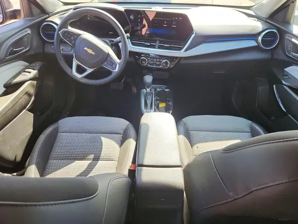 KL77LHEP1SC092437 2025 CHEVROLET TRAX - Image 8