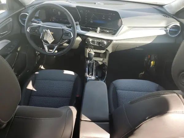 KL77LHEP1SC102531 2025 CHEVROLET TRAX - Image 8