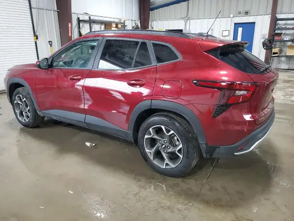 KL77LHEP1SC115361 2025 CHEVROLET TRAX - Image 2