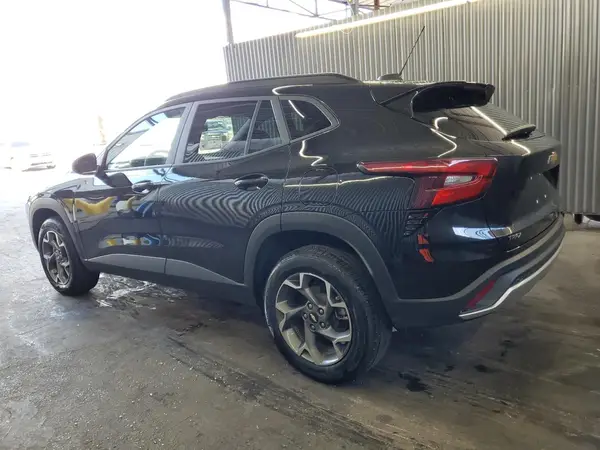 KL77LHEP1SC142740 2025 CHEVROLET TRAX - Image 2