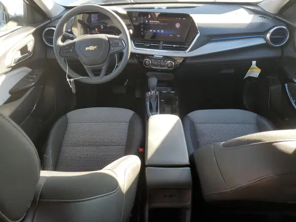 KL77LHEP1SC143466 2025 CHEVROLET TRAX - Image 8