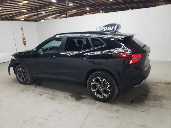 KL77LHEP1SC145492 2025 CHEVROLET TRAX - Image 2