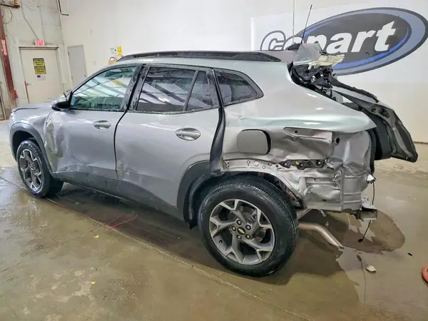 KL77LHEP1SC147131 2025 CHEVROLET TRAX - Image 2
