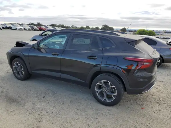 KL77LHEP1SC174636 2025 CHEVROLET TRAX - Image 2