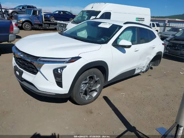 KL77LHEP1SC183322 2025 CHEVROLET TRAX - Image 2