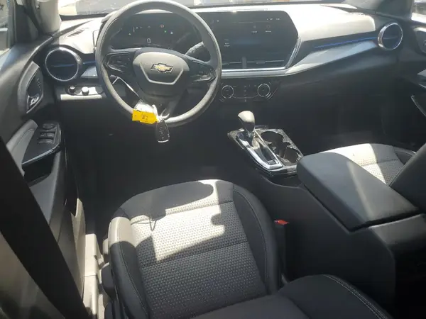 KL77LHEP1SC185717 2025 CHEVROLET TRAX - Image 8