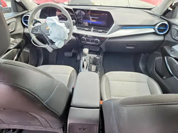 KL77LHEP1SC186883 2025 CHEVROLET TRAX - Image 8