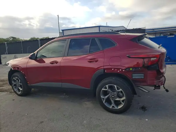KL77LHEP1SC187306 2025 CHEVROLET TRAX - Image 2