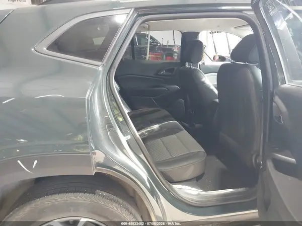 KL77LHEP1SC194076 2025 CHEVROLET TRAX - Image 8
