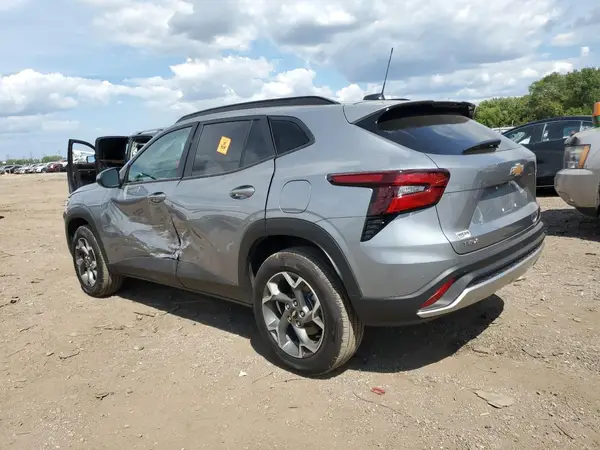 KL77LHEP1SC206906 2025 CHEVROLET TRAX - Image 2