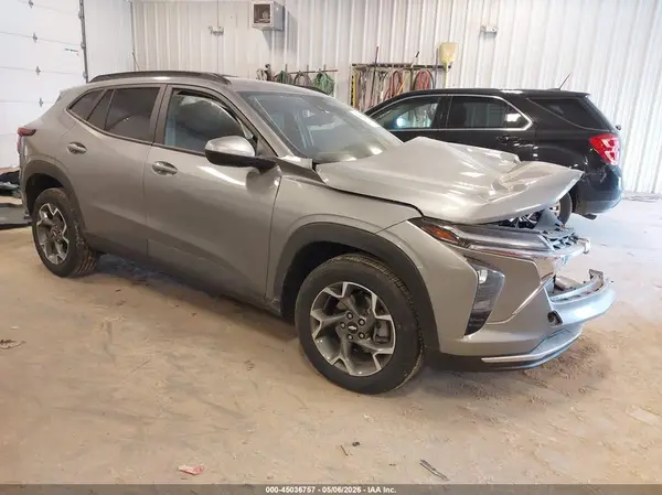 KL77LHEP1SC225231 2025 CHEVROLET TRAX - Image 1