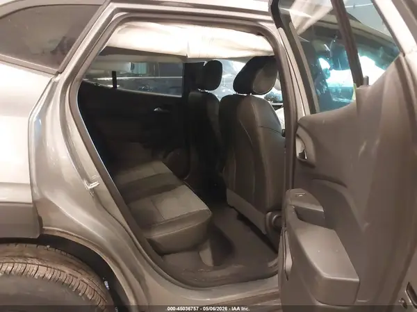 KL77LHEP1SC225231 2025 CHEVROLET TRAX - Image 8