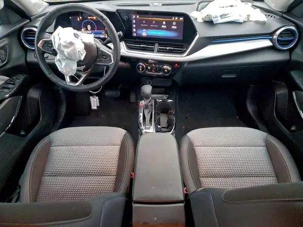 KL77LHEP1SC230414 2025 CHEVROLET TRAX - Image 8