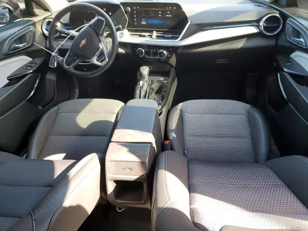 KL77LHEP1SC230428 2025 CHEVROLET TRAX - Image 8