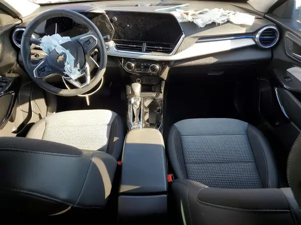 KL77LHEP1SC231658 2025 CHEVROLET TRAX - Image 8