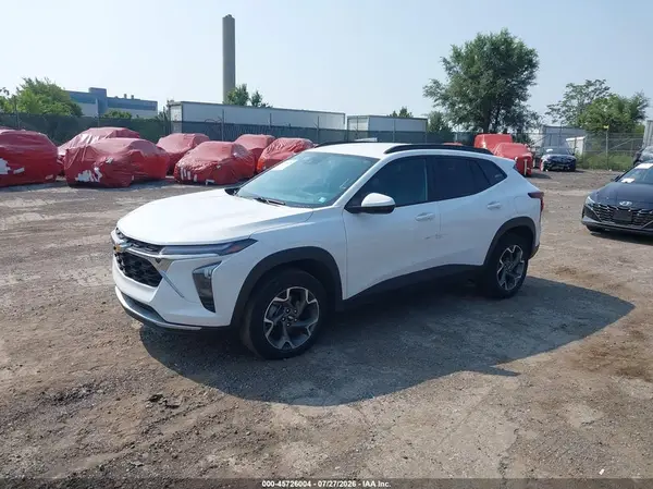 KL77LHEP1SC231773 2025 CHEVROLET TRAX - Image 2