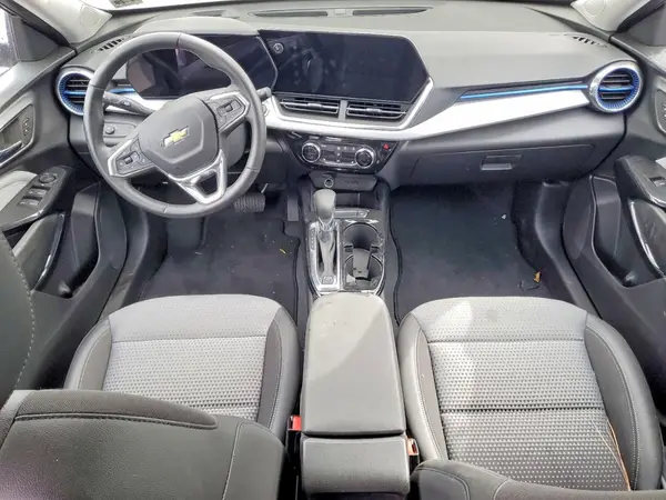 KL77LHEP1SC233264 2025 CHEVROLET TRAX - Image 8