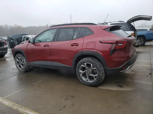 KL77LHEP1SC233359 2025 CHEVROLET TRAX - Image 2