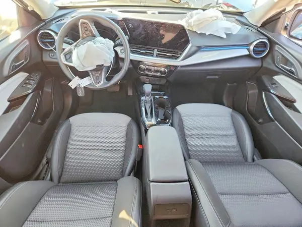 KL77LHEP1SC239503 2025 CHEVROLET TRAX - Image 8