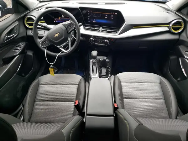 KL77LHEP1SC245088 2025 CHEVROLET TRAX - Image 8
