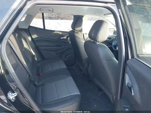 KL77LHEP1SC247648 2025 CHEVROLET TRAX - Image 8