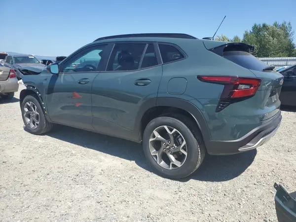 KL77LHEP1SC262182 2025 CHEVROLET TRAX - Image 2