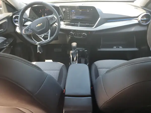 KL77LHEP1SC262182 2025 CHEVROLET TRAX - Image 8