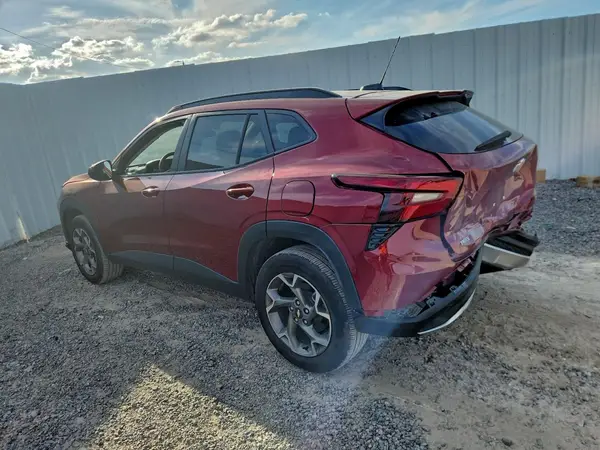 KL77LHEP1SC264207 2025 CHEVROLET TRAX - Image 2