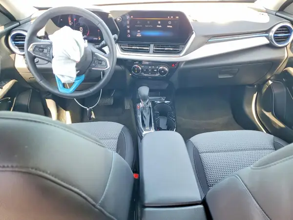 KL77LHEP1SC270430 2025 CHEVROLET TRAX - Image 8