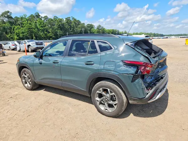 KL77LHEP1SC271321 2025 CHEVROLET TRAX - Image 2