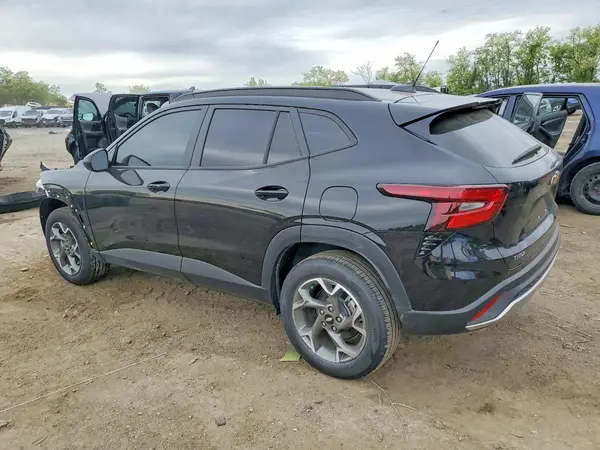 KL77LHEP1SC275126 2025 CHEVROLET TRAX - Image 2