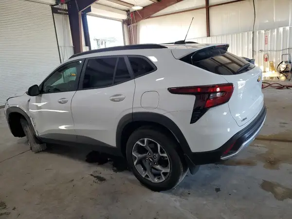 KL77LHEP1SC290984 2025 CHEVROLET TRAX - Image 2