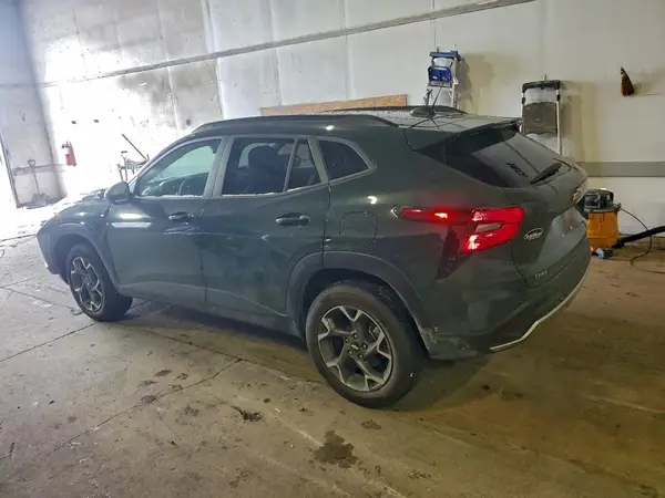 KL77LHEP1SC311929 2025 CHEVROLET TRAX - Image 2
