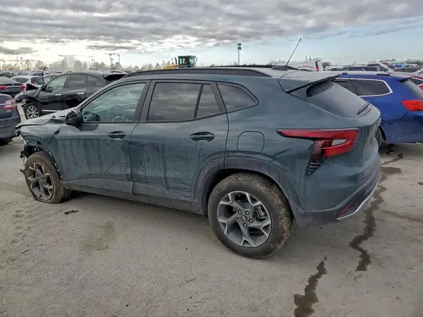 KL77LHEP1TC012118 2026 CHEVROLET TRAX - Image 2