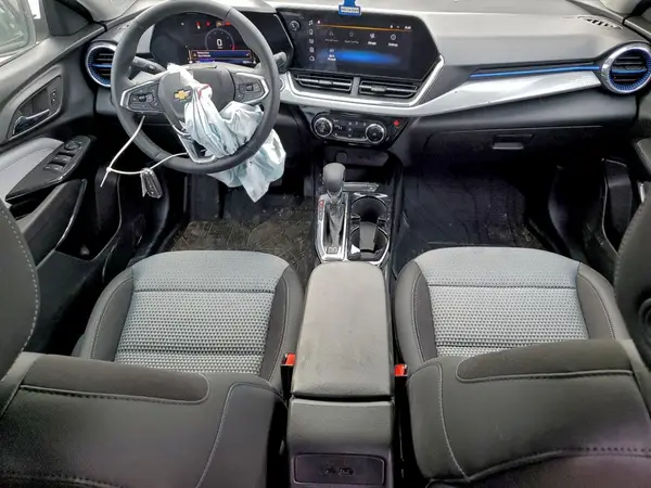 KL77LHEP1TC012118 2026 CHEVROLET TRAX - Image 8