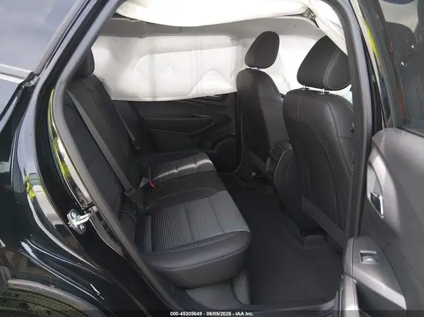 KL77LHEP1TC033776 2026 CHEVROLET TRAX - Image 8
