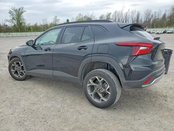 KL77LHEP1TC054305 2026 CHEVROLET TRAX - Image 2