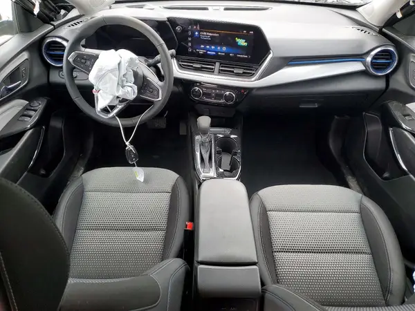 KL77LHEP1TC054305 2026 CHEVROLET TRAX - Image 8