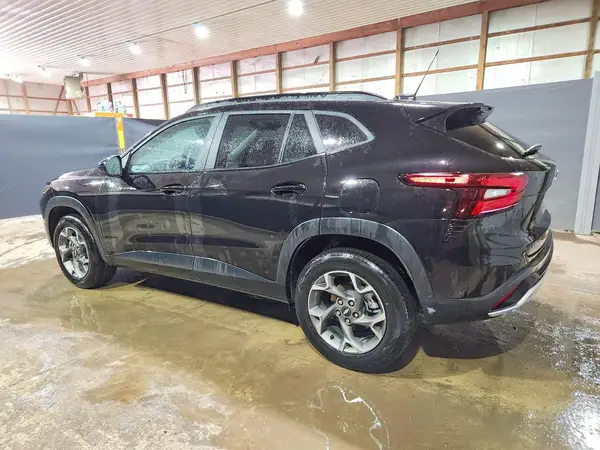 KL77LHEP1TC055938 2026 CHEVROLET TRAX - Image 2