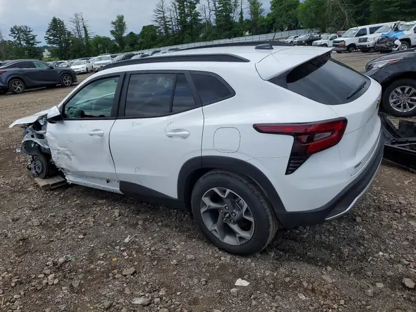 KL77LHEP1TC090768 2026 CHEVROLET TRAX - Image 2
