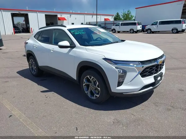 KL77LHEP1TC153111 2026 CHEVROLET TRAX - Image 1