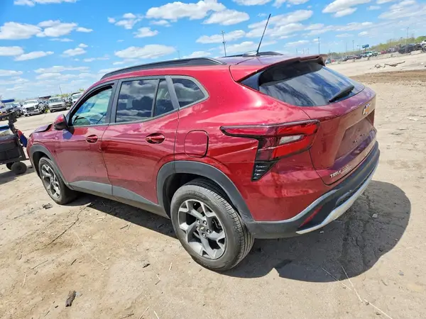 KL77LHEP2SC008996 2025 CHEVROLET TRAX - Image 2