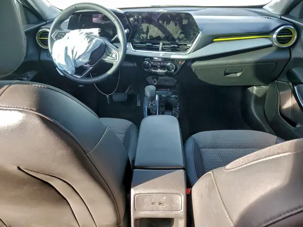 KL77LHEP2SC024308 2025 CHEVROLET TRAX - Image 8