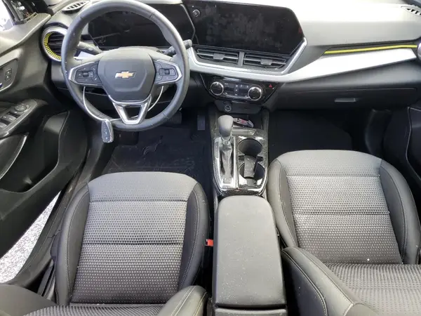 KL77LHEP2SC030917 2025 CHEVROLET TRAX - Image 8