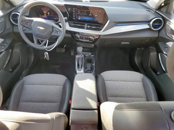 KL77LHEP2SC035115 2025 CHEVROLET TRAX - Image 8