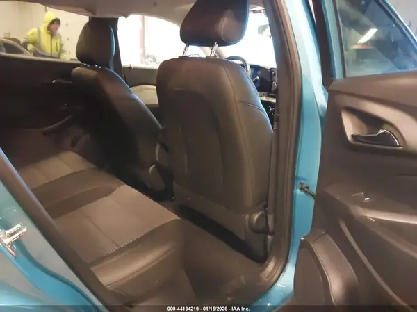 KL77LHEP2SC037981 2025 CHEVROLET TRAX - Image 8