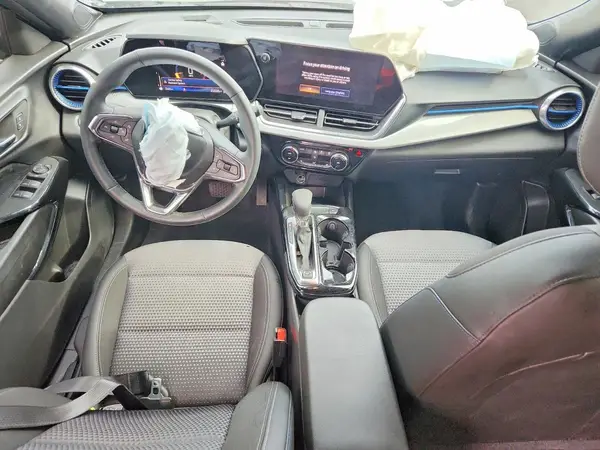 KL77LHEP2SC040718 2025 CHEVROLET TRAX - Image 8