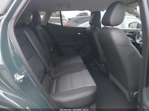 KL77LHEP2SC042369 2025 CHEVROLET TRAX - Image 8