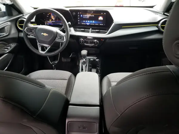 KL77LHEP2SC043442 2025 CHEVROLET TRAX - Image 8
